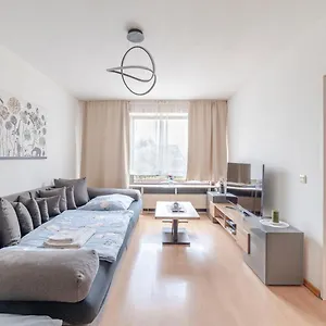 Schöne, Möblierte 2 Mit Balkon Und Tiefgarage Düsseldorf